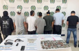 Golpe contundente a “Los Flacos” en El Águila: seis capturados, un menor aprehendido y arsenal incautado