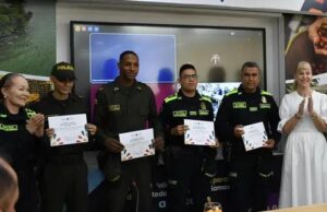 Héroes del Valle: auxiliares de policía salvan la vida de un bebé en Palmira