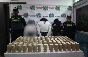 Dos mujeres capturadas y una menor aprehendida con material explosivo en Cali