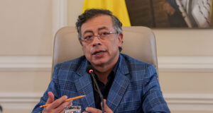 Petro ordena liquidar EPS quebradas y enciende alerta en el sistema de salud