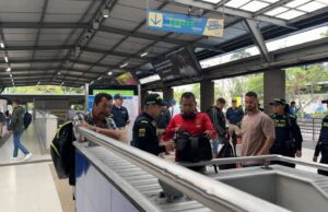 Refuerzan seguridad en el sistema MIO con amplio despliegue policial en Cali