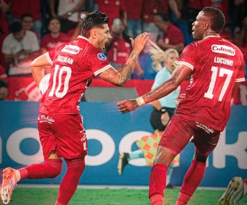 América de Cali se impone ante Bucaramanga y sigue vivo en la Sudamericana