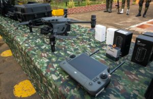 Alcaldía de Cali entrega dron táctico y 252 chalecos al Ejército para reforzar seguridad electoral