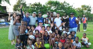 Alcalde de Cali impulsa el deporte en la Comuna 13 con jornada de rugby juvenil