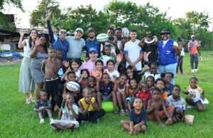 Alcalde de Cali impulsa el deporte en la Comuna 13 con jornada de rugby juvenil