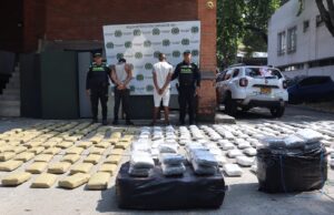Incautan 390 kilos de marihuana ocultos en falsa “Misión Médica” en Cali