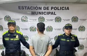 Persecución a conductor de furgón terminó con cinco lesionados y daños materiales en Cali