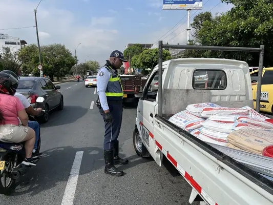 agentes movilidad cali 2