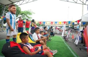 La Ciclovida de Cali celebró el Día del Padre con ambiente futbolero y actividades para toda la familia