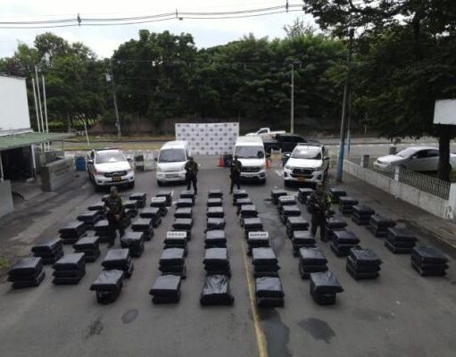 Policía incauta casi dos toneladas de marihuana en carretera del Valle del Cauca