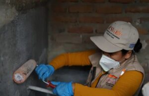 Gobernación del Valle lleva casa a casa en Pradera estrategia para eliminar criaderos del mosquito del dengue