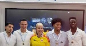 Gobernadora del Valle condecoró a figuras de la Selección Colombia por su participación en el Mundial