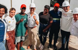 En tiempo récord avanza construcción de viviendas para damnificados del terremoto en Buenaventura