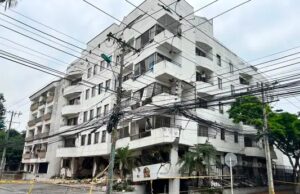 Bomberos Cali y Cruz Roja retiran 13 cilindros de gas de edificio en riesgo en Los Cámbulos