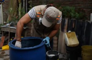 Florida refuerza la lucha contra el dengue con pintura repelente en tanques de agua