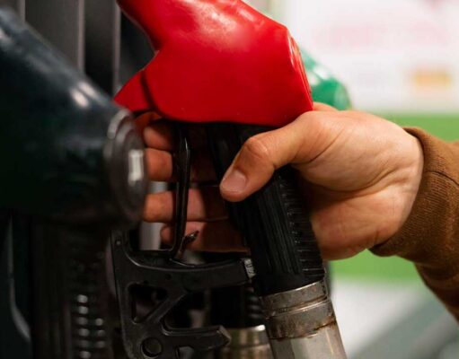 Combustibles sin alzas en septiembre: Gobierno busca aliviar a hogares afectados por el terremoto