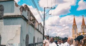 Gobernación del Valle impulsa reparación de viviendas y reactivación económica en el municipio de Restrepo