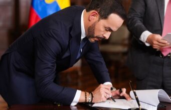 Presidente De La Espriella sanciona 11 leyes en su primer mes de Gobierno