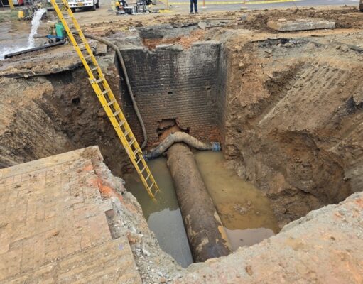 EMCALI repara tubería afectada por el sismo en la Carrera 8 y el paso vehicular se restablecerá el 18 de septiembre