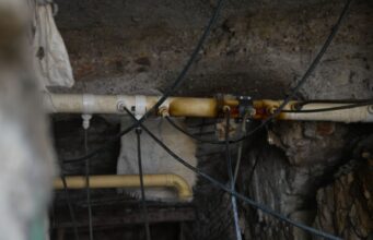 Operativo de EMCALI deja 19 conexiones ilegales de agua desinstaladas en la comuna 18