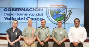 La Gran Cruz al Mérito Vallecaucano reconoce el servicio de generales de la Policía Nacional