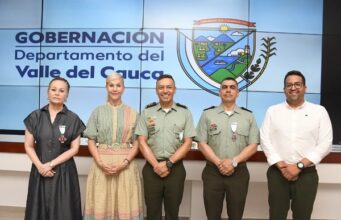 La Gran Cruz al Mérito Vallecaucano reconoce el servicio de generales de la Policía Nacional