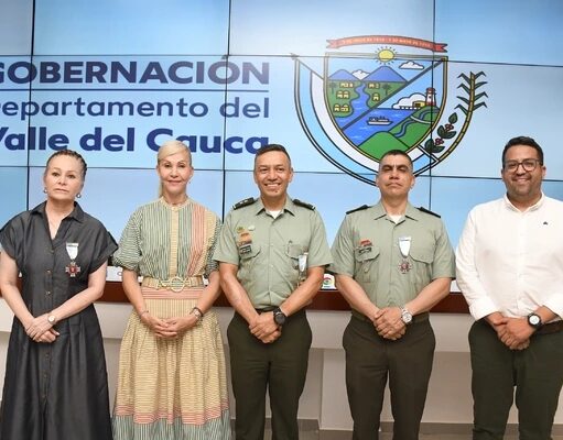 La Gran Cruz al Mérito Vallecaucano reconoce el servicio de generales de la Policía Nacional